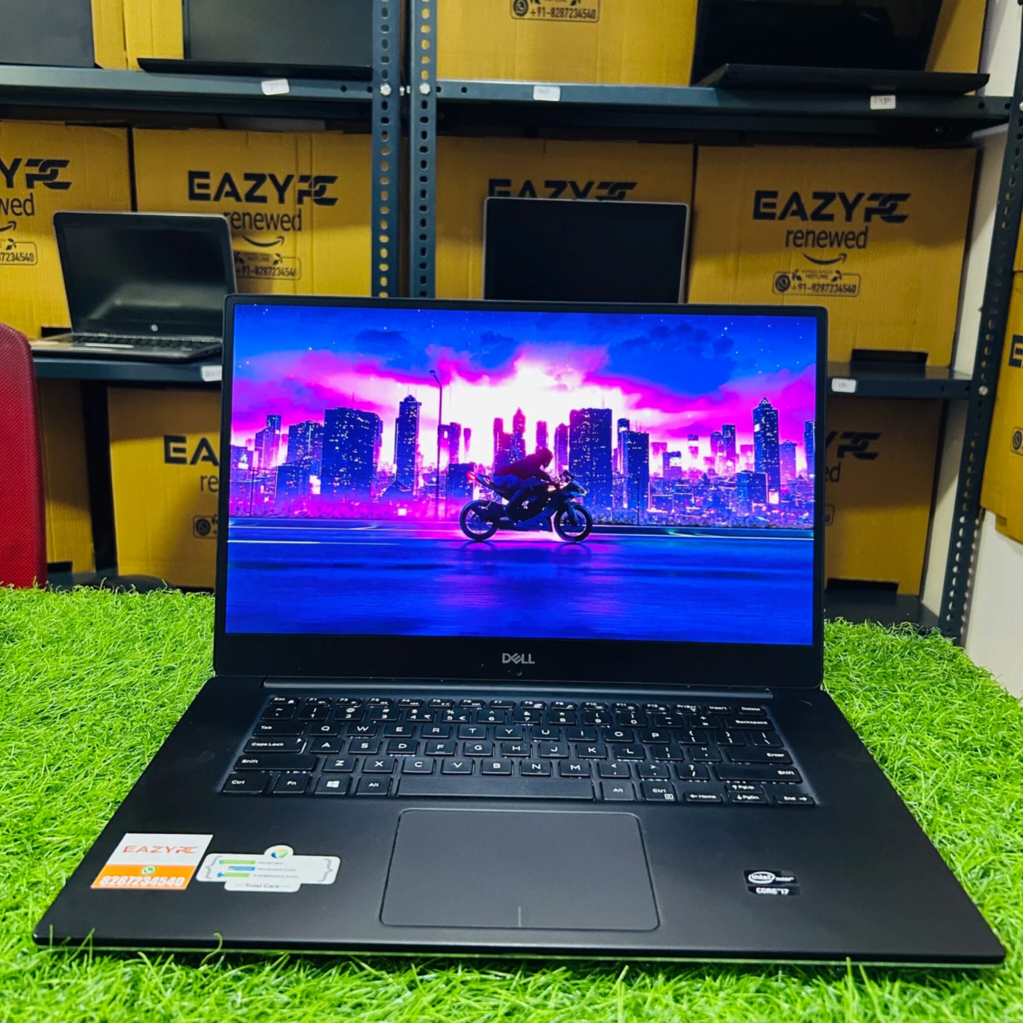 Dell Precision 5550: Slim 15.6″ mobile workstation Intel Core i7 10th-Gen, Quadro graphics, titan grey metal finish.