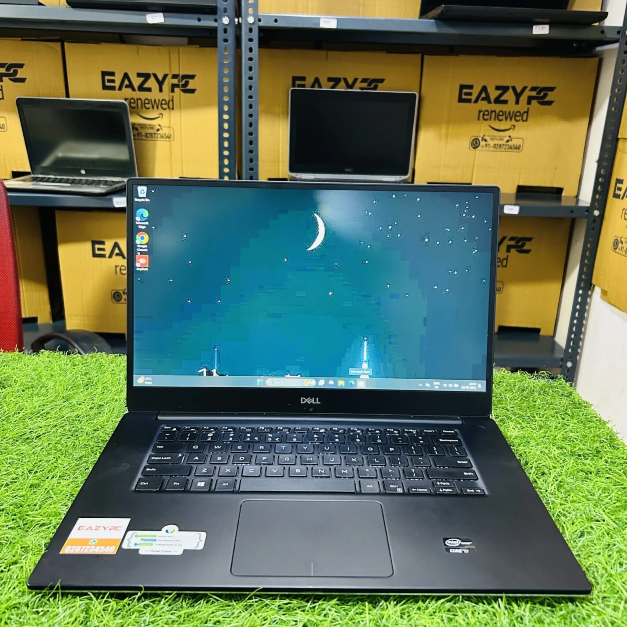 Dell Precision 5530 15.6″ laptop Intel Core i7 8th Gen, Quadro GPU, sleek silver design for professionals.