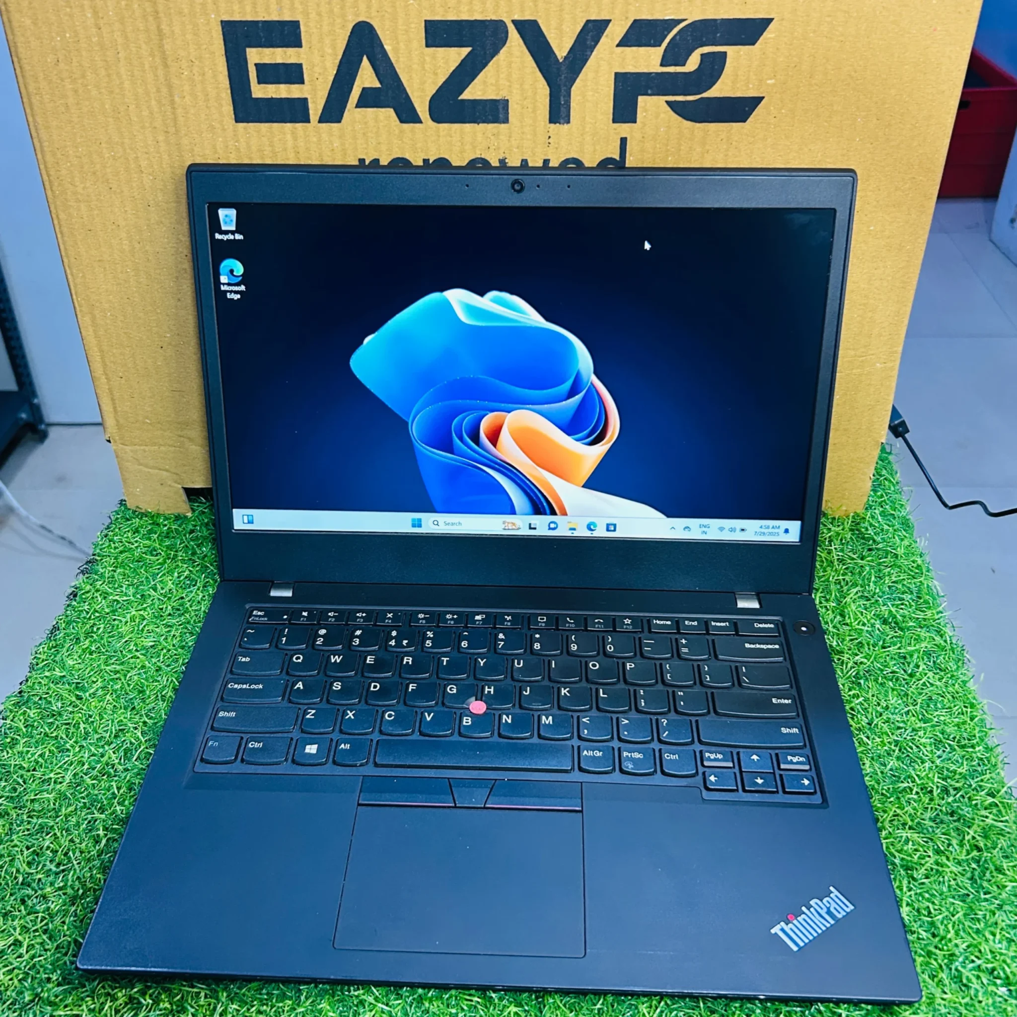 Lenovo ThinkPad T460 14″ refurbished laptop, Intel Core i5 6th Gen, sleek black design.