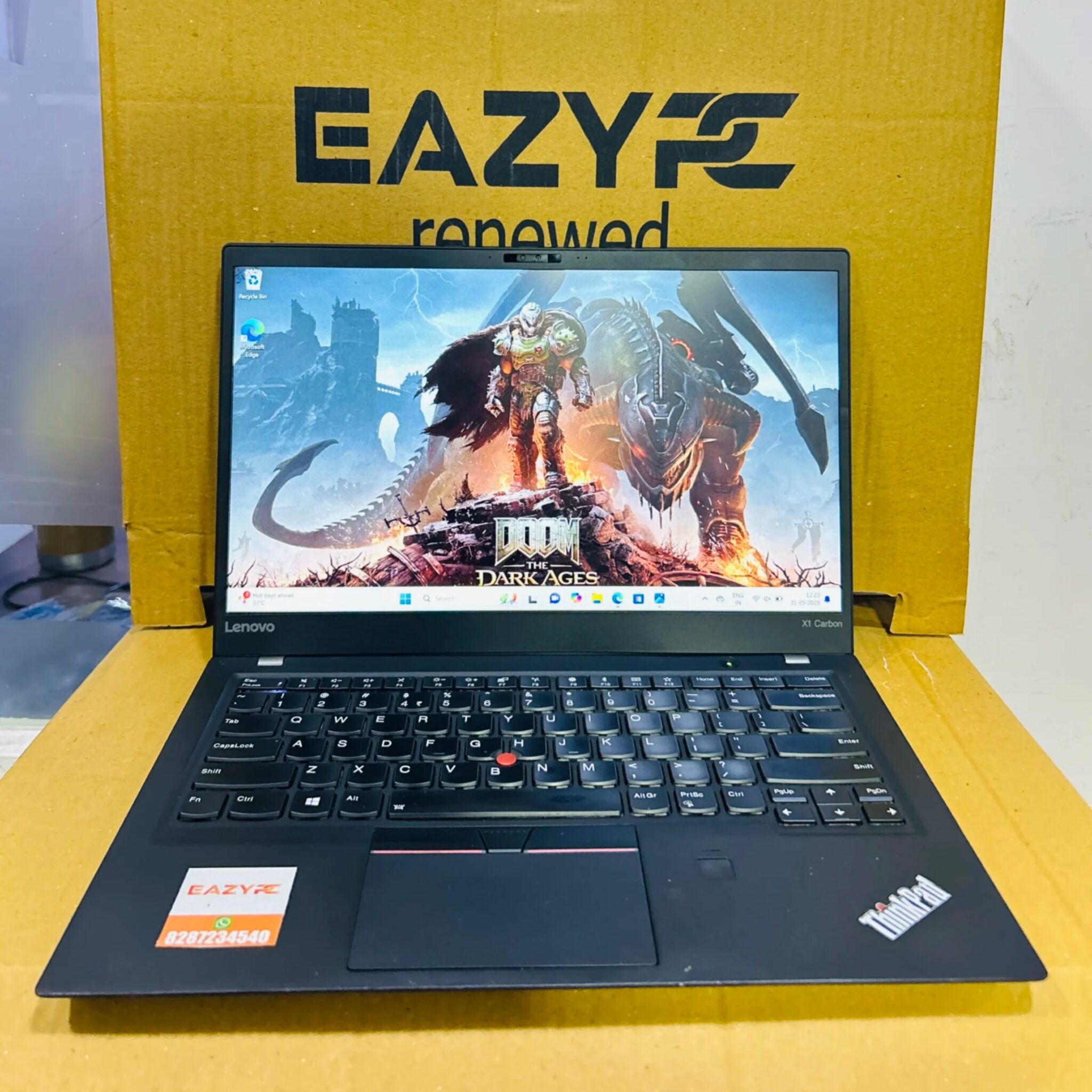 Lenovo ThinkPad X1 Carbon Gen 10 14″ refurbished ultrabook, Intel Core i7 12th Gen, 16 GB RAM, 256 GB SSD.