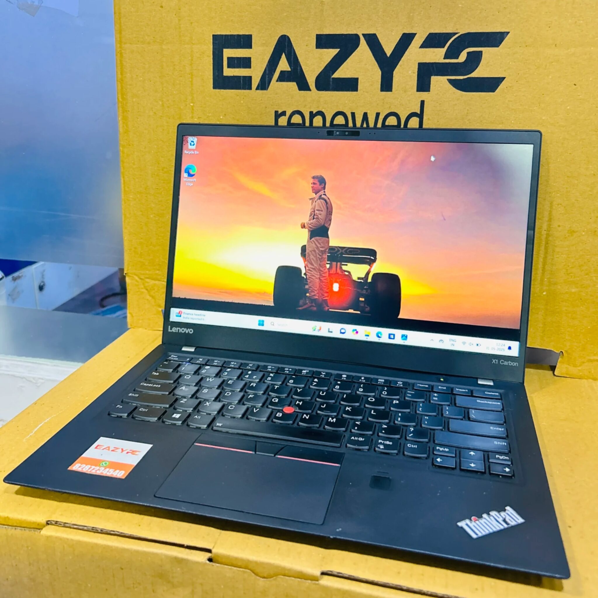 Lenovo ThinkPad X1 Carbon Gen 8 14″ ultralight laptop, Intel Core i7 10th-Gen, 16GB RAM/256GB SSD, refurbished.