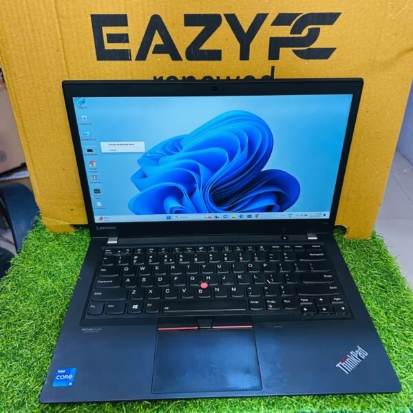 Lenovo ThinkPad T14 Gen 2–14″ business laptop, Intel Core i5 11th Gen, refurbished unit in black. Front View