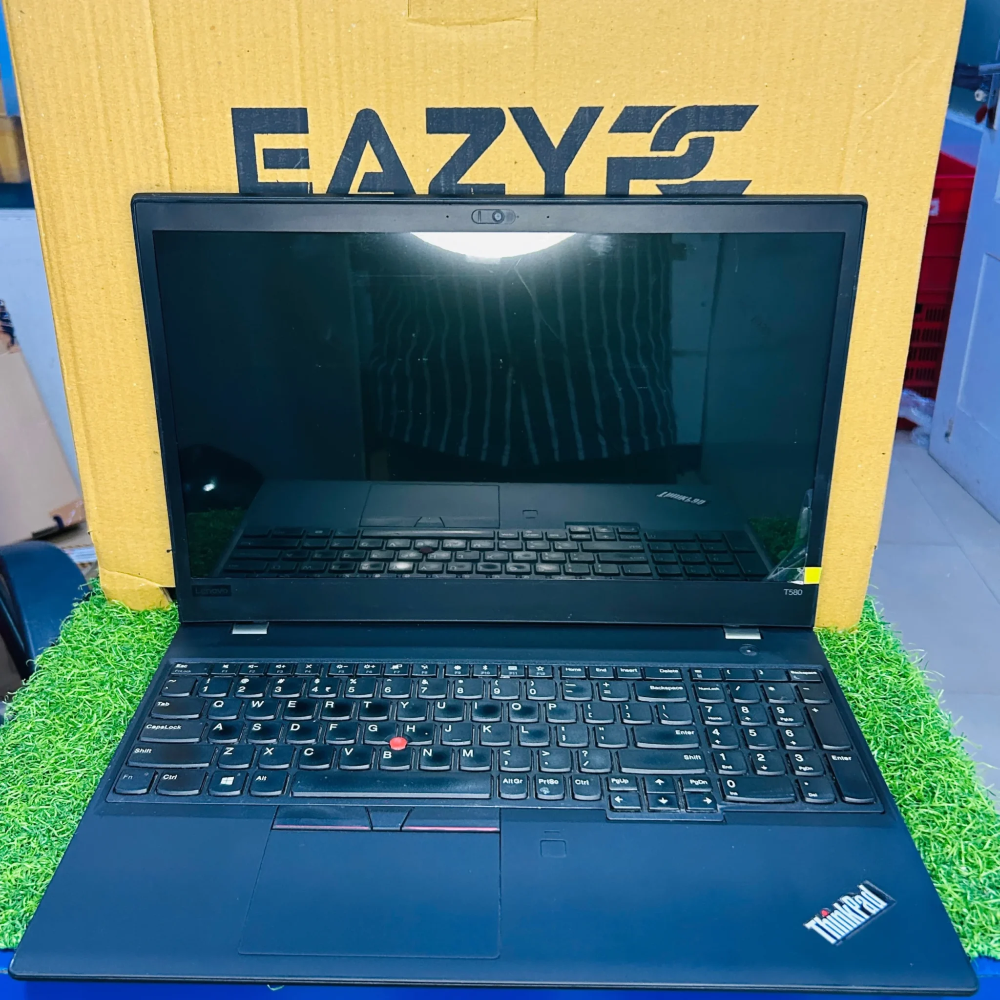 Lenovo ThinkPad T580 15.6″ refurbished business laptop, Intel Core i7 8th Gen, slim black chassis.