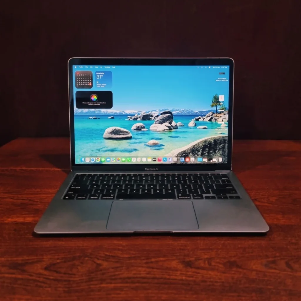 Refurbished MacBook Air A2337 M1 13 Inch 8GB RAM 256GB SSD Front view