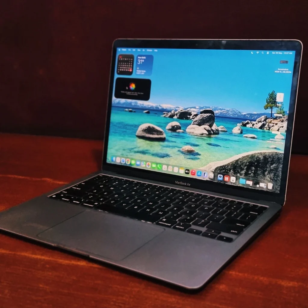 Refurbished MacBook Air A2337 M1 13 Inch 8GB RAM 256GB SSD right side view