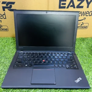 Lenovo ThinkPad X260 12.5″ refurbished ultralight business laptop, Intel Core i5 6th Gen, 8 GB RAM & 256 GB SSD.