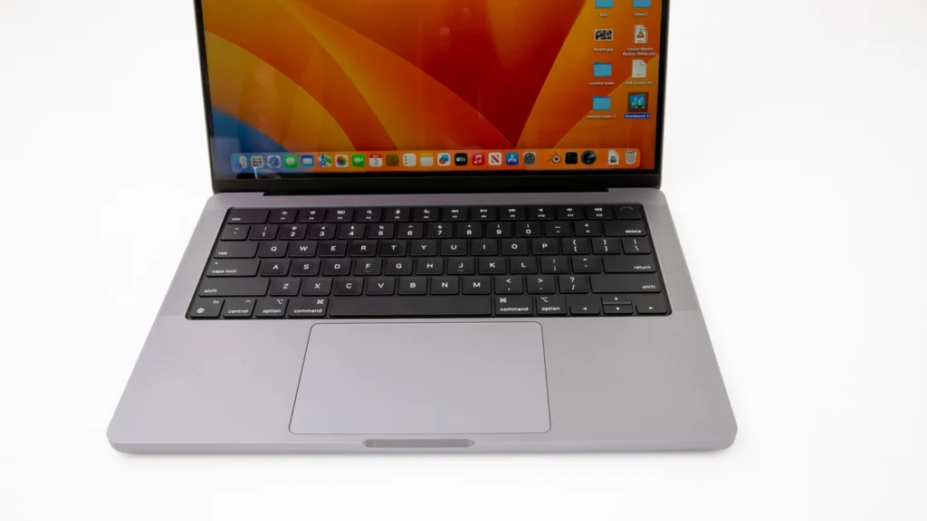 Apple MacBook Pro A2779 14 inches M2 16Gb 512GB 2023 Refurbished laptop Focus on KeyBoard