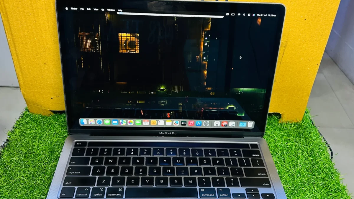 Refurbished Apple MacBook Pro A2141 I9 32GB 1TB | EazyPC