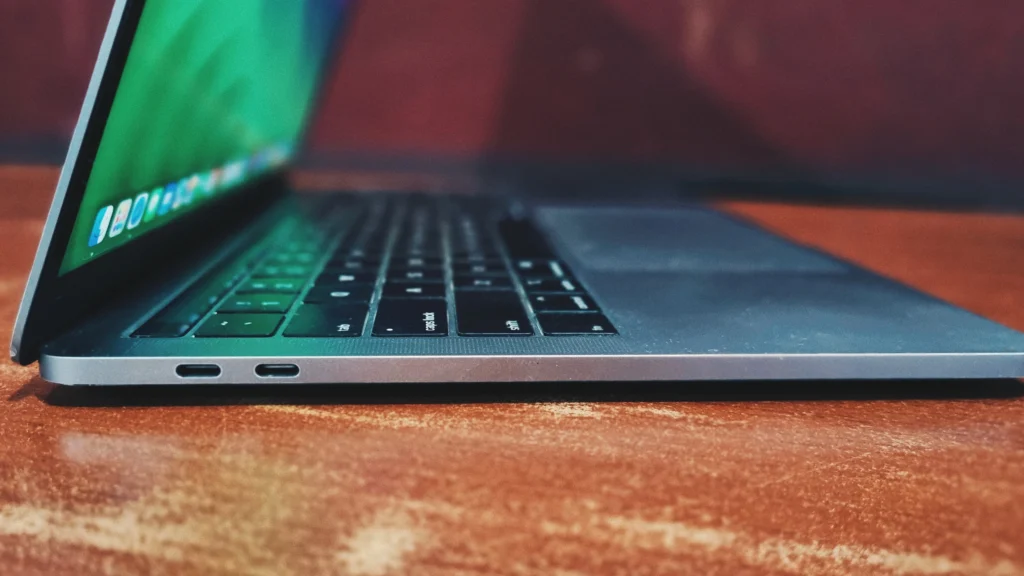 apple macbook pro A2159