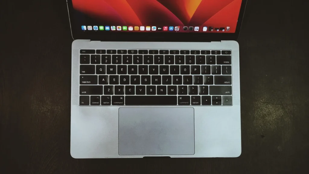 apple macbook pro A1708