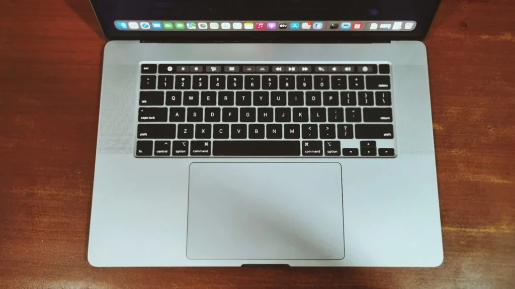 Apple MacBook Pro 16” (A2141))