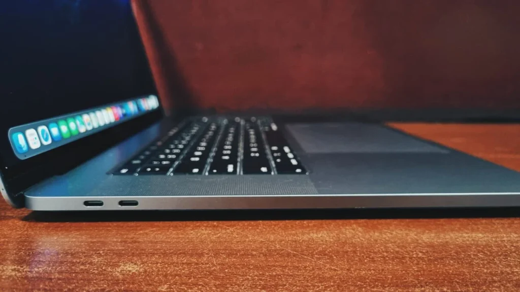 Apple MacBook Pro 16” (A2141))
