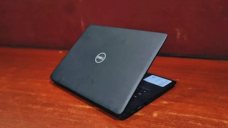 Dell Latitude 3400 (I5 8th gen) Review back view