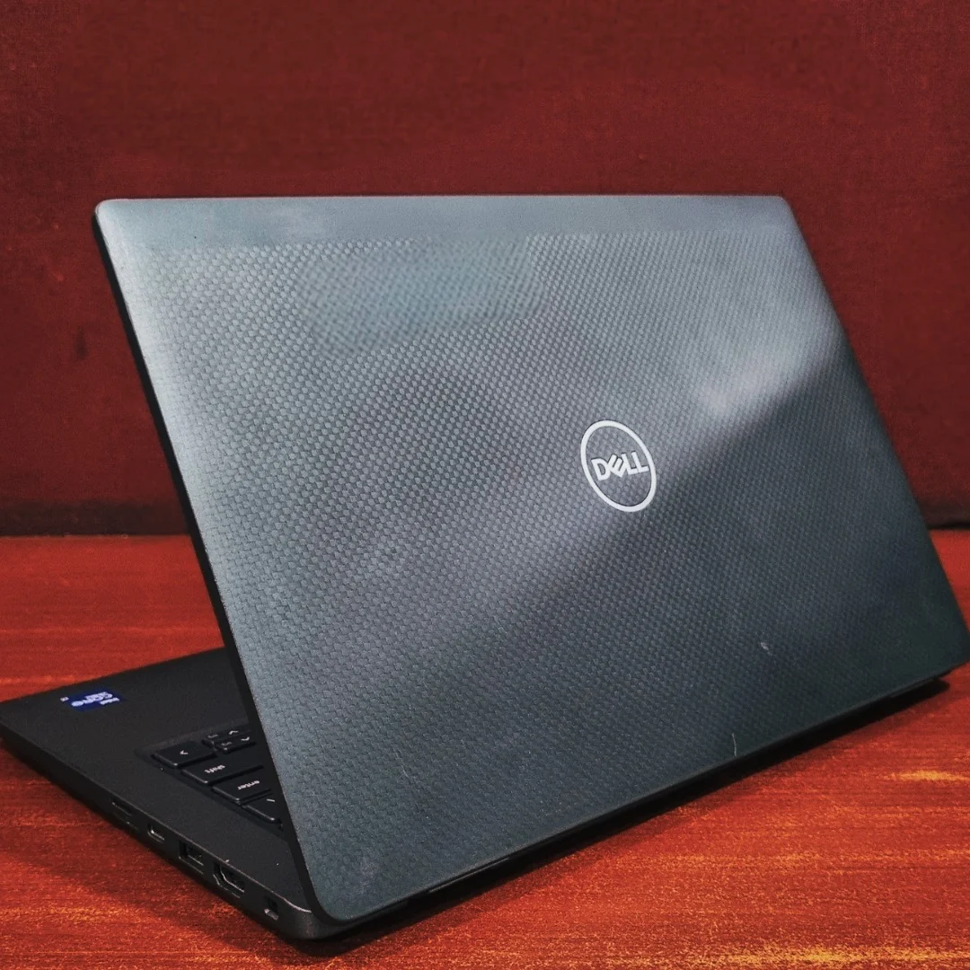 Dell Latitude 7320 - Back View