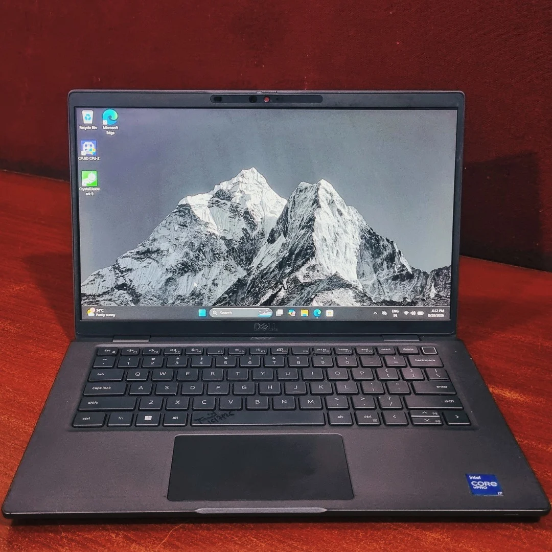 Dell Latitude 7320 - Front View