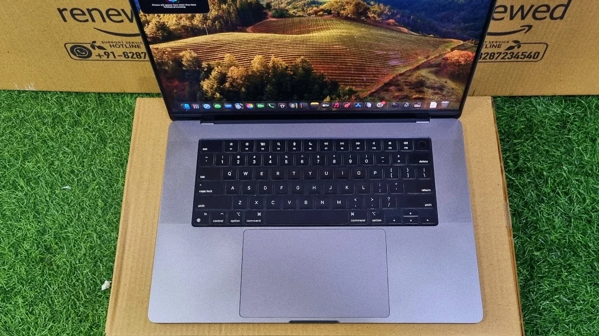 Apple MacBook Pro 16 inch A2485 Magic Keyboard