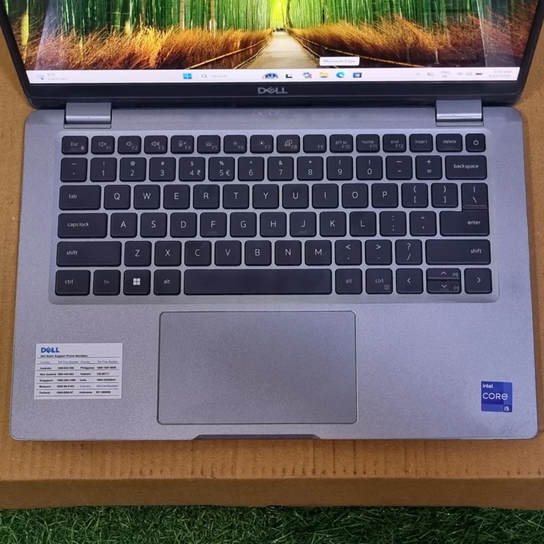 Dell Latitude 5330 I5 12th Gen Refurbished Laptop focus on keyboard