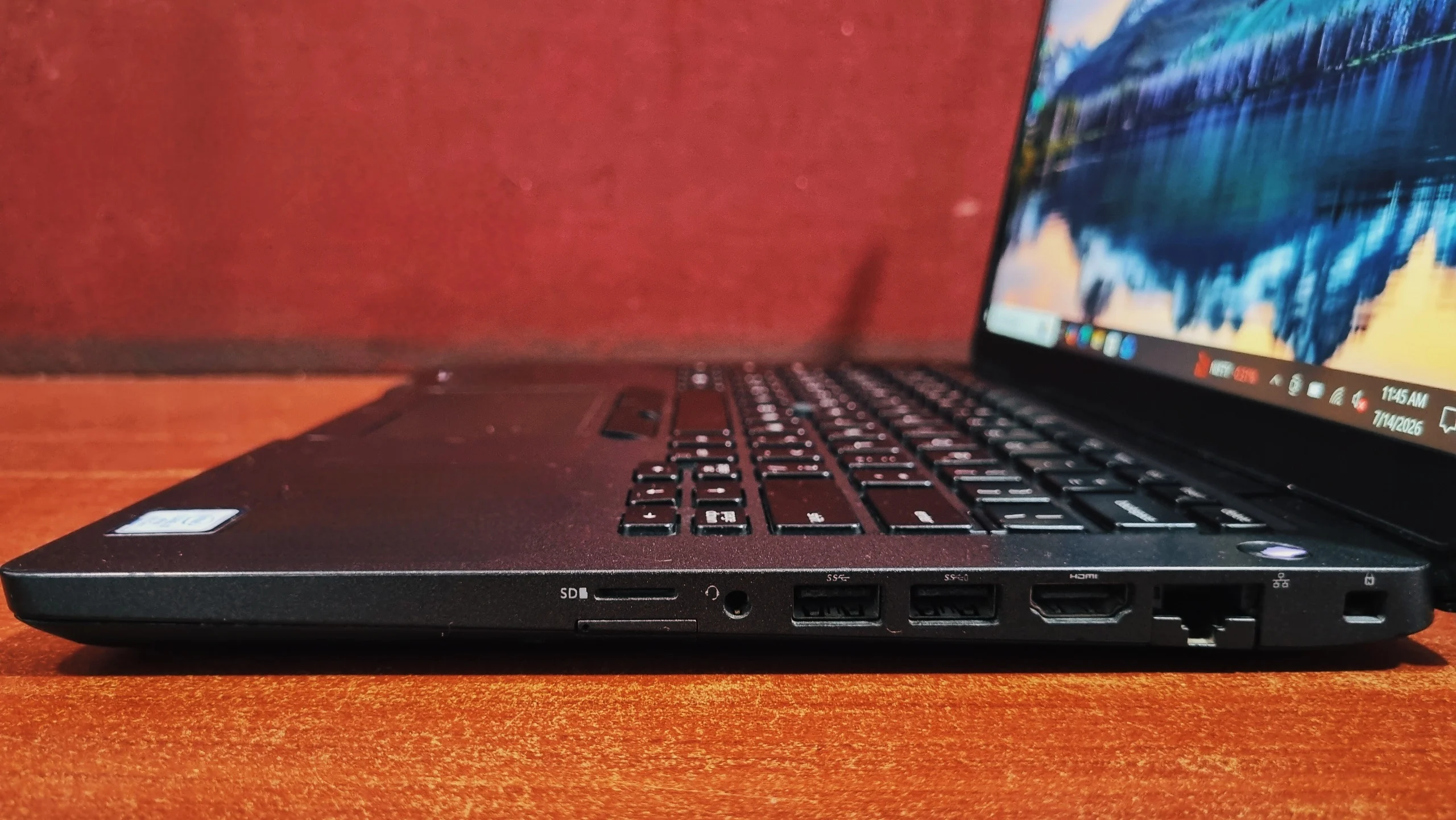 Dell Latitude 5400 right side ports