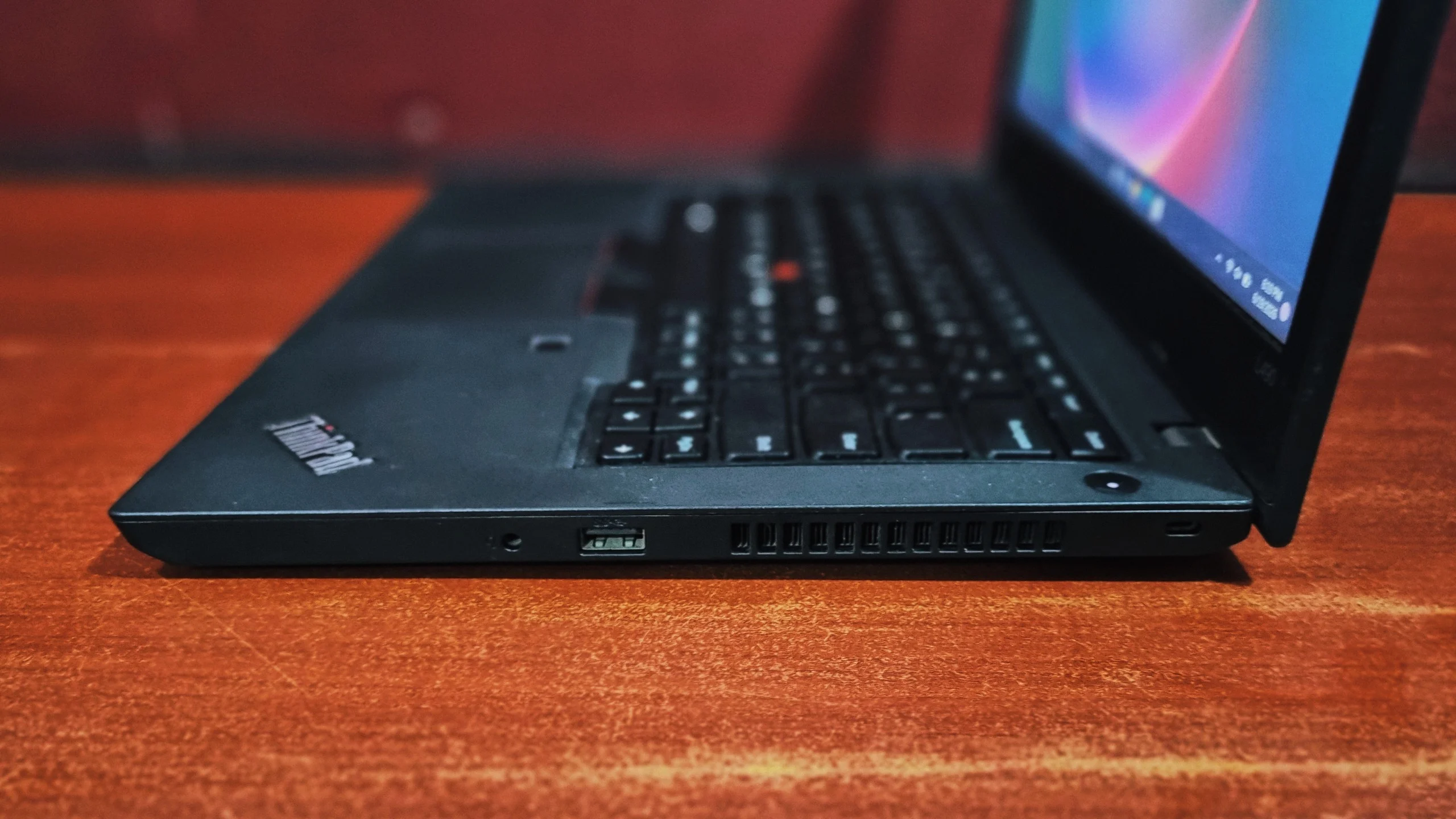 Lenovo ThinkPad L490 right side ports