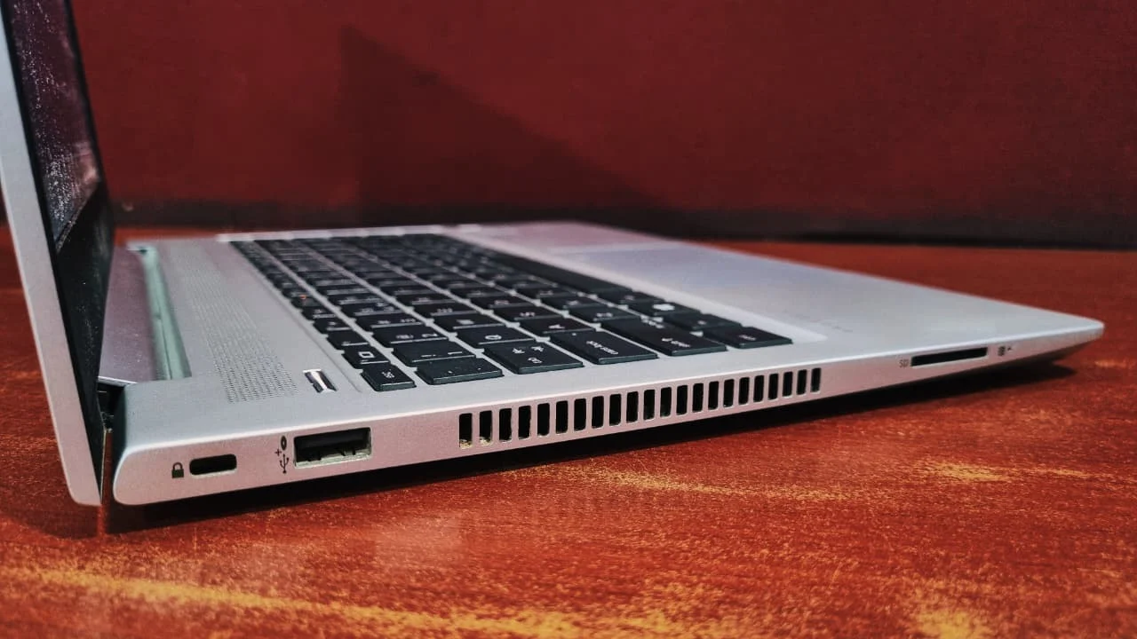 HP ProBook 440 G7 ports close-up