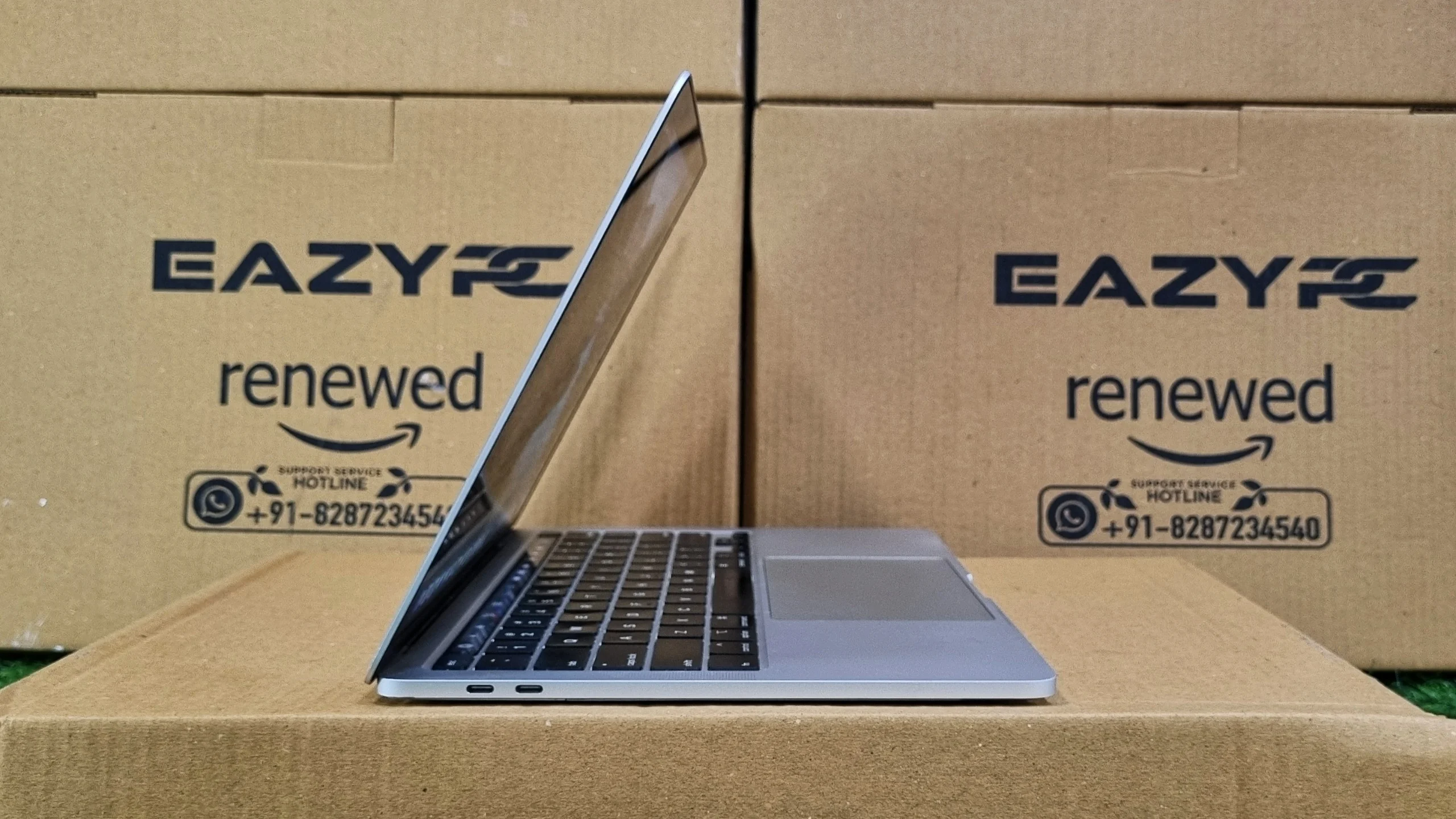 Apple MacBook Pro 13-inch (2020) left side Thunderbolt 3 ports
