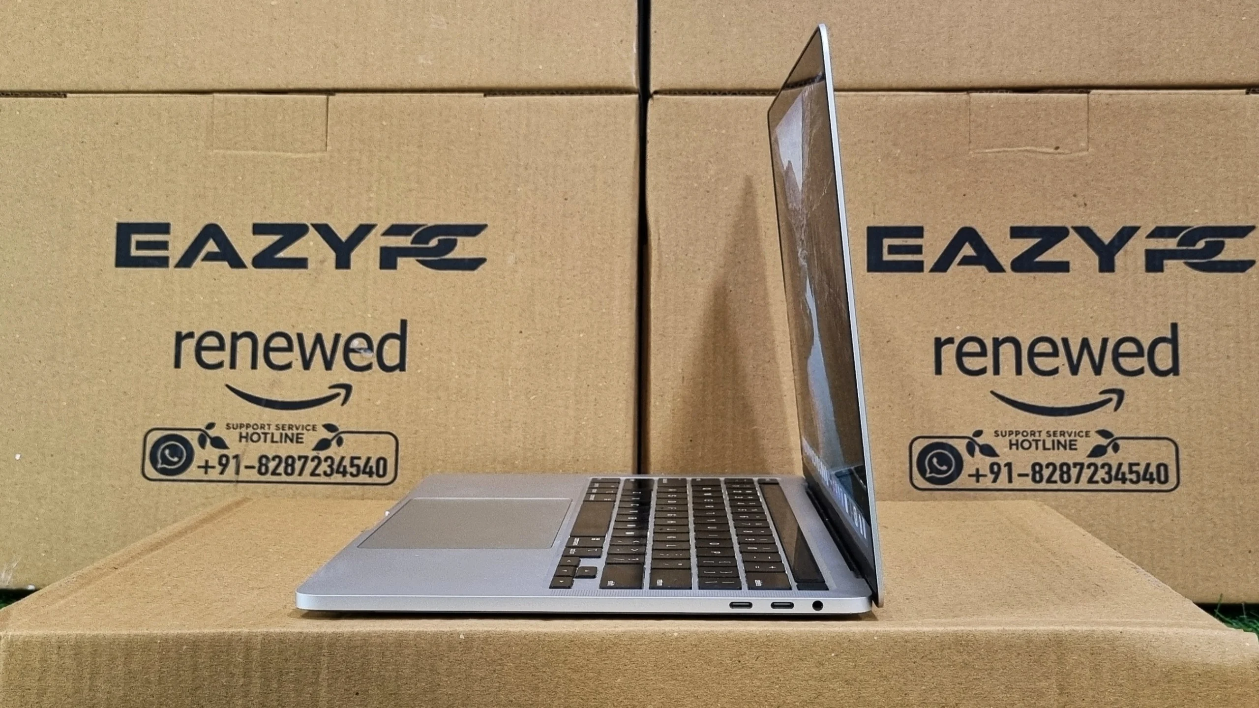 Apple MacBook Pro 13-inch (2020) right side Thunderbolt 3 ports and headphone jack